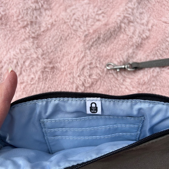 Baggallini gray shoulder or crossbody bag with security wallet - Picture 7 of 7